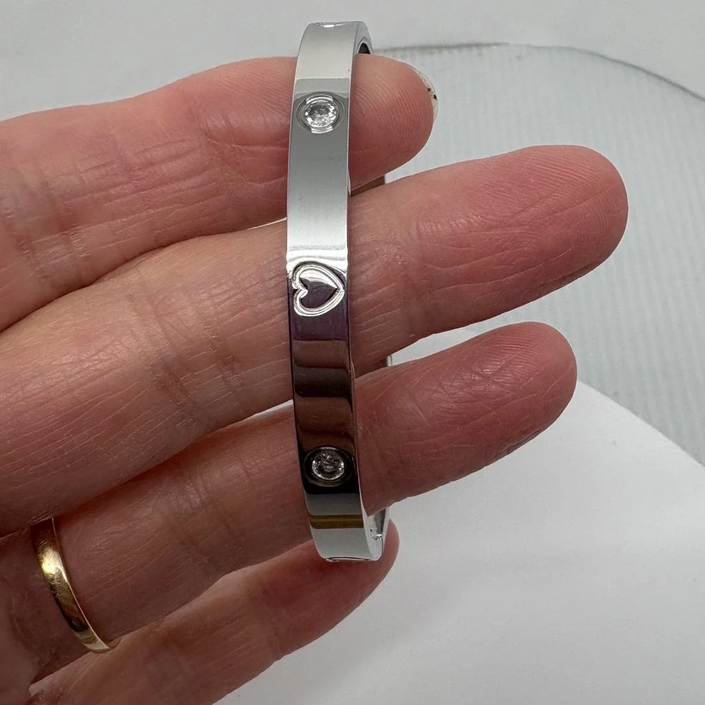 Silver Tone Heart and Crystal Hinged‎ Bangle Bracelet Polished Oval Cuff